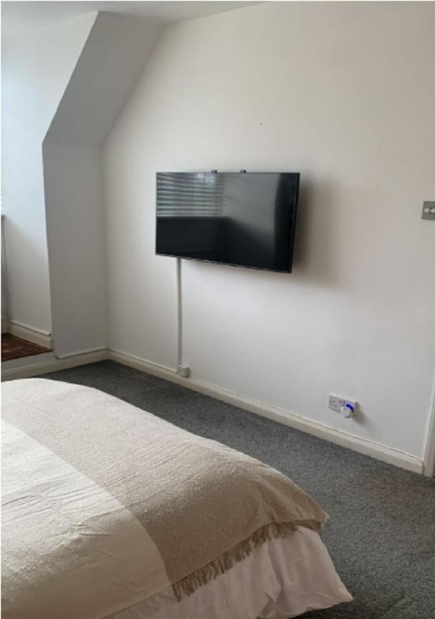 Wandsworth, South London Deluxe King Room 4 Екстериор снимка